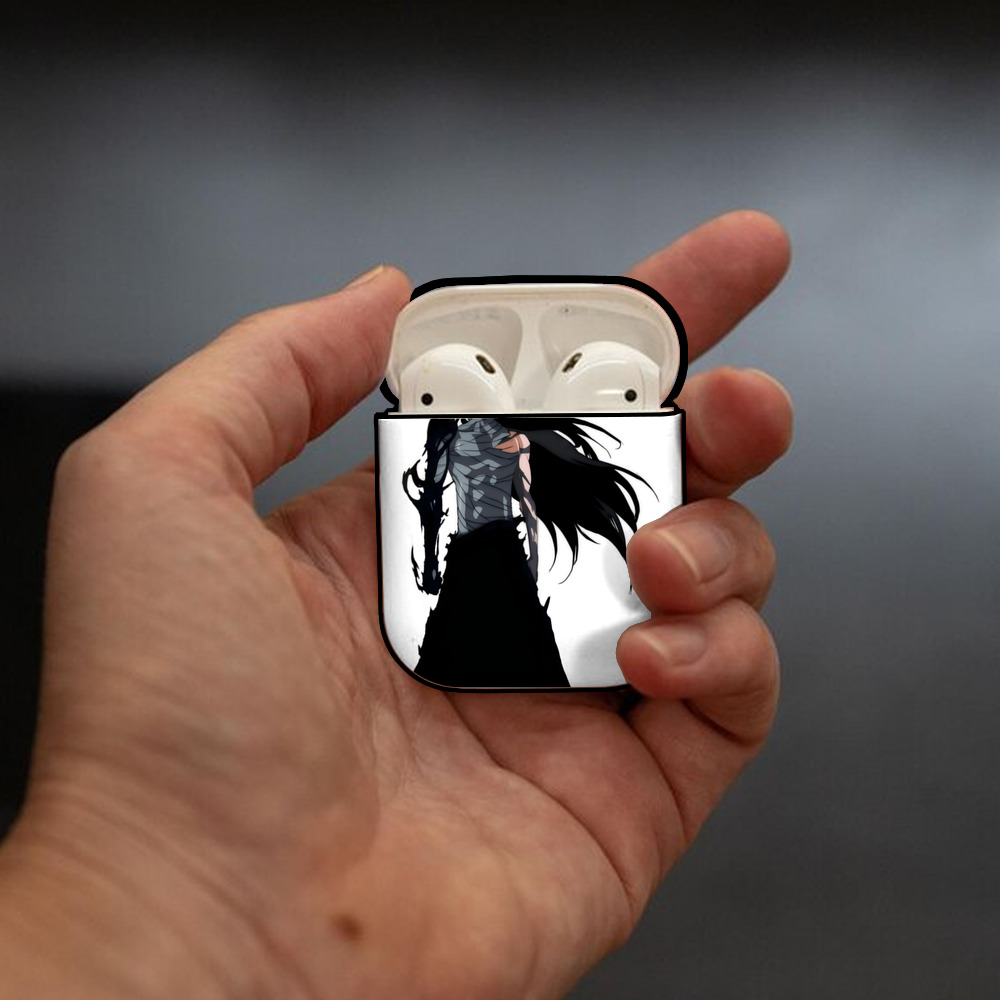 ブリーチ 黒崎一護（くろさき いちご）BLEACH Kurosaki Ichigo AirPods 第2世代保護ケース ハードシェル ブラック 耐衝撃・防指紋・カラビナ付き
