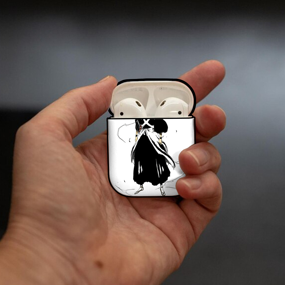ブリーチ 黒崎一護（くろさき いちご）BLEACH Kurosaki Ichigo AirPods 第2世代保護ケース ハードシェル ブラック 耐衝撃・防指紋・カラビナ付き