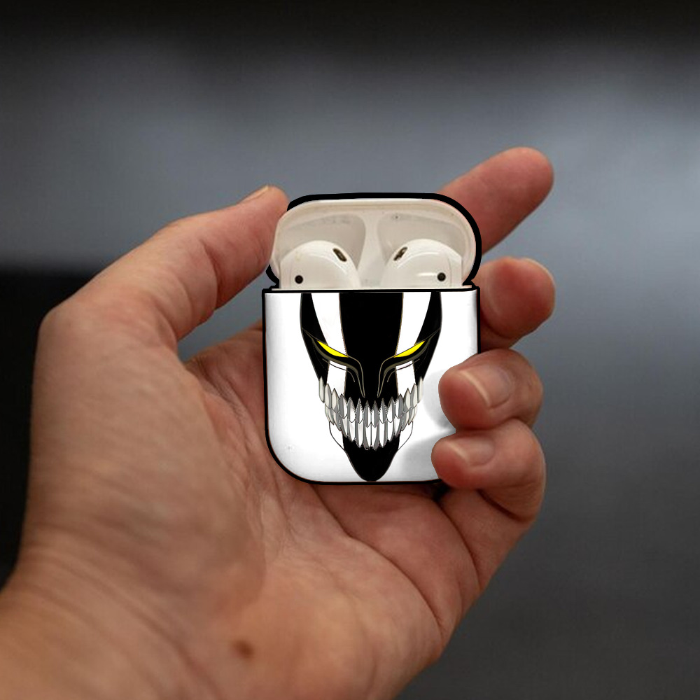 ブリーチ 黒崎一護（くろさき いちご）BLEACH Kurosaki Ichigo AirPods 第2世代保護ケース ハードシェル ブラック 耐衝撃・防指紋・カラビナ付き
