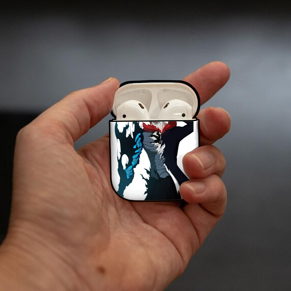 ブリーチ 黒崎一護（くろさき いちご）BLEACH Kurosaki Ichigo AirPods 第2世代保護ケース ハードシェル ブラック 耐衝撃・防指紋・カラビナ付き