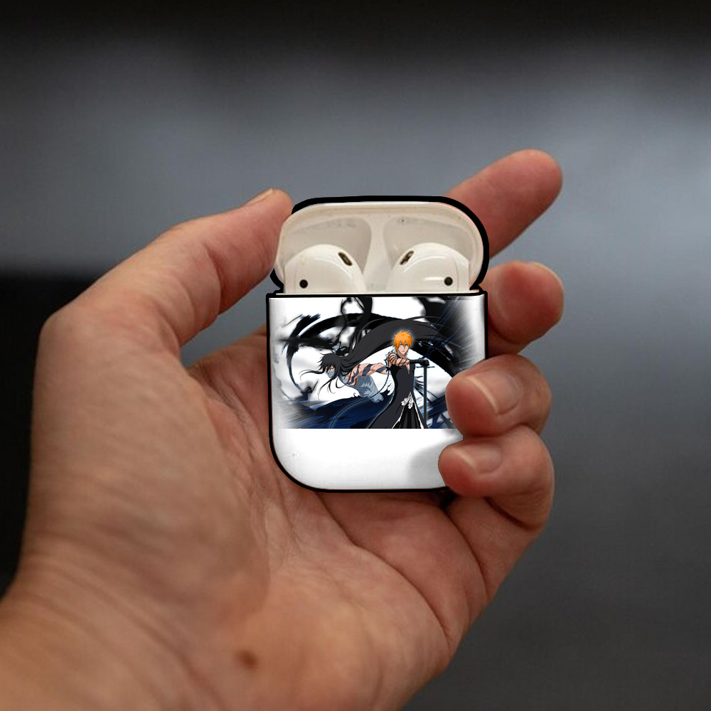 ブリーチ 黒崎一護（くろさき いちご）BLEACH Kurosaki Ichigo AirPods 第2世代保護ケース ハードシェル ブラック 耐衝撃・防指紋・カラビナ付き